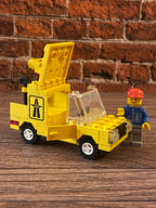 LEGO 6521 Emergency Repair Truck (1987)