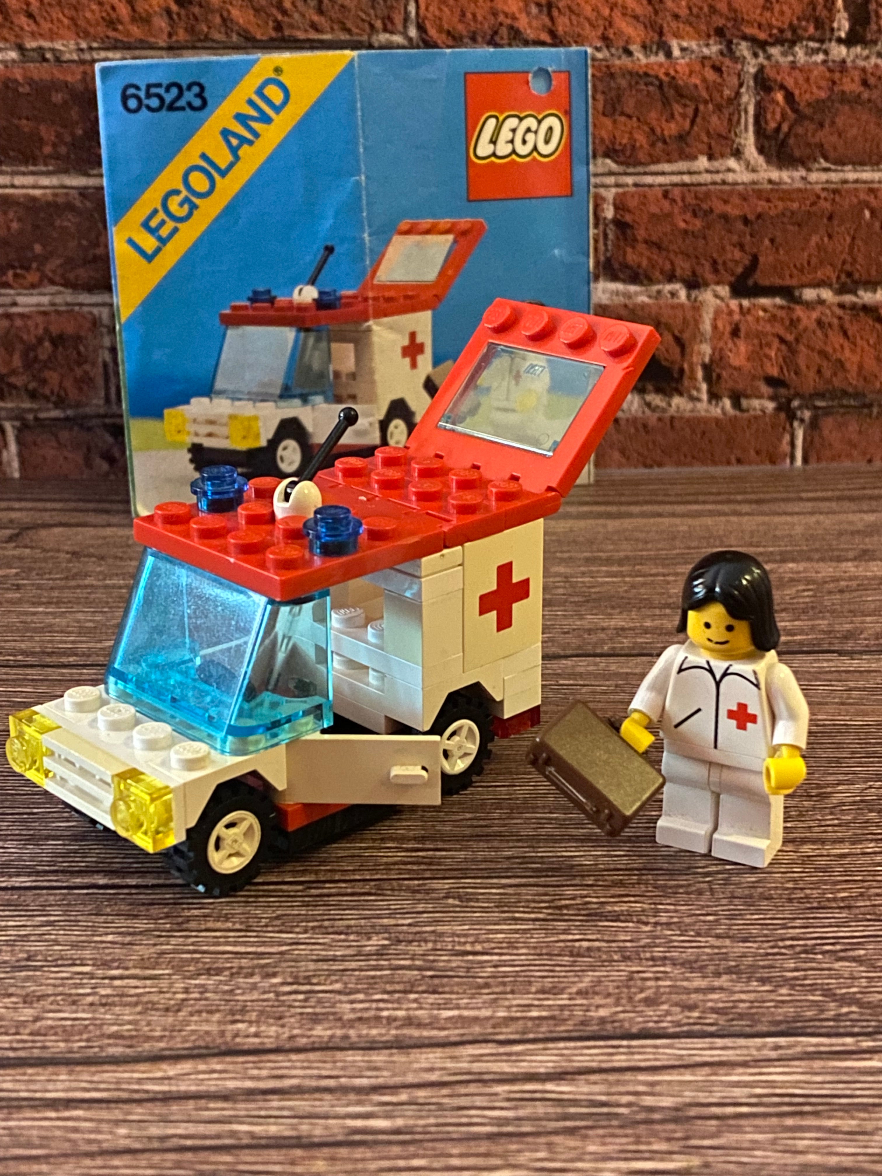 LEGO 6523 Red Cross / Emergency Medical Car (1987)