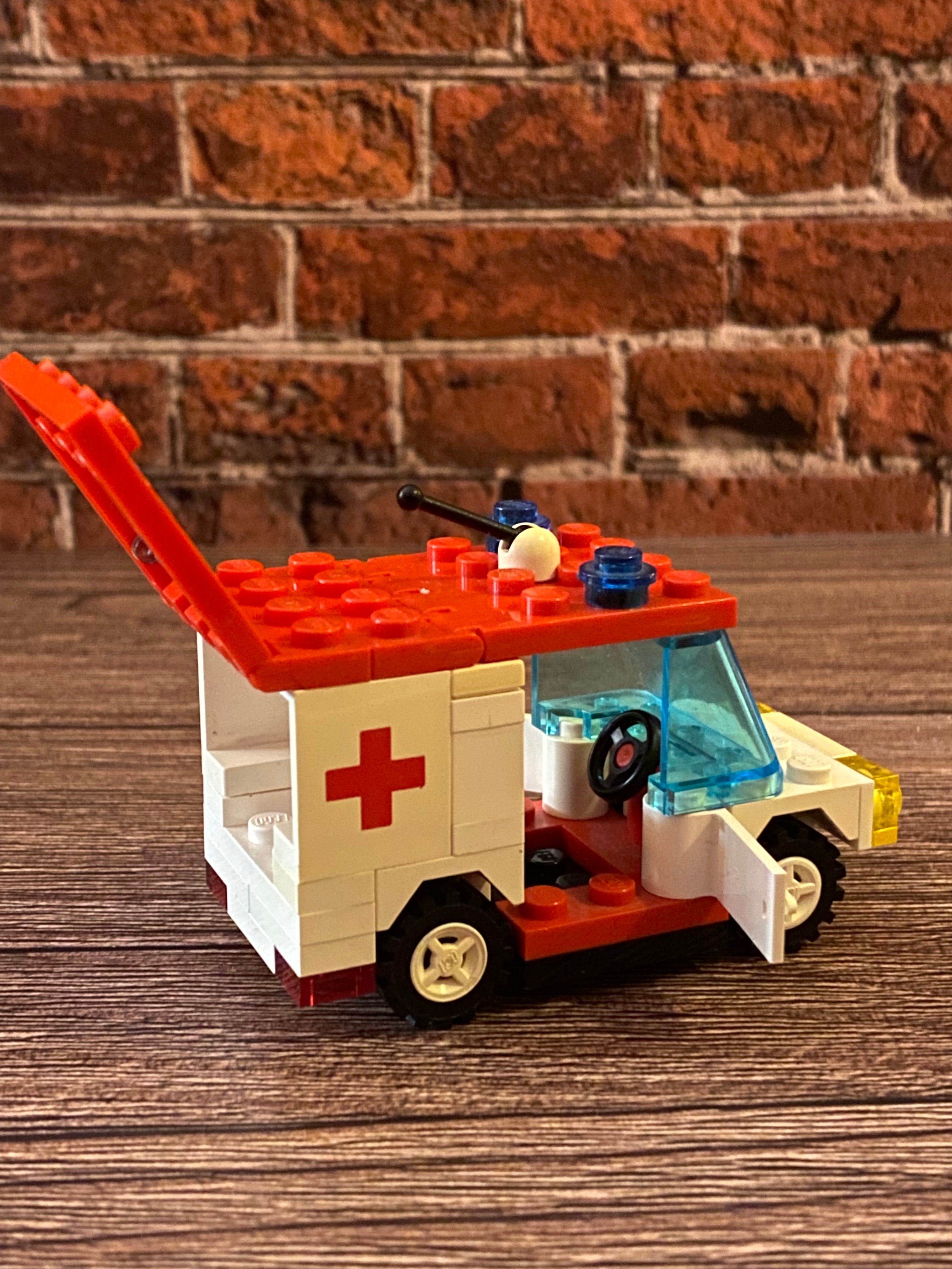 LEGO 6523 Red Cross / Emergency Medical Car (1987)