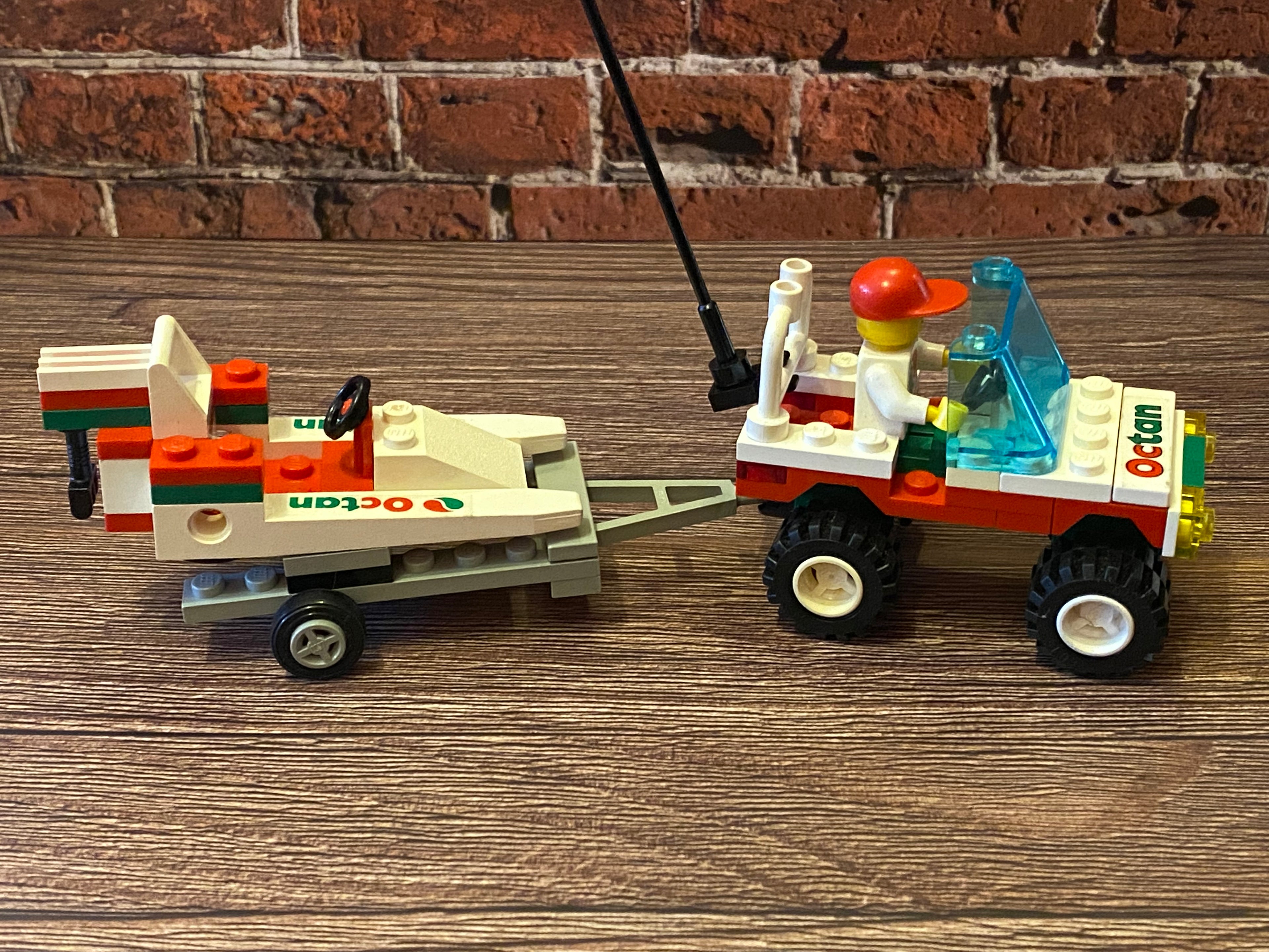 LEGO 6663 Campin' Car (1993)