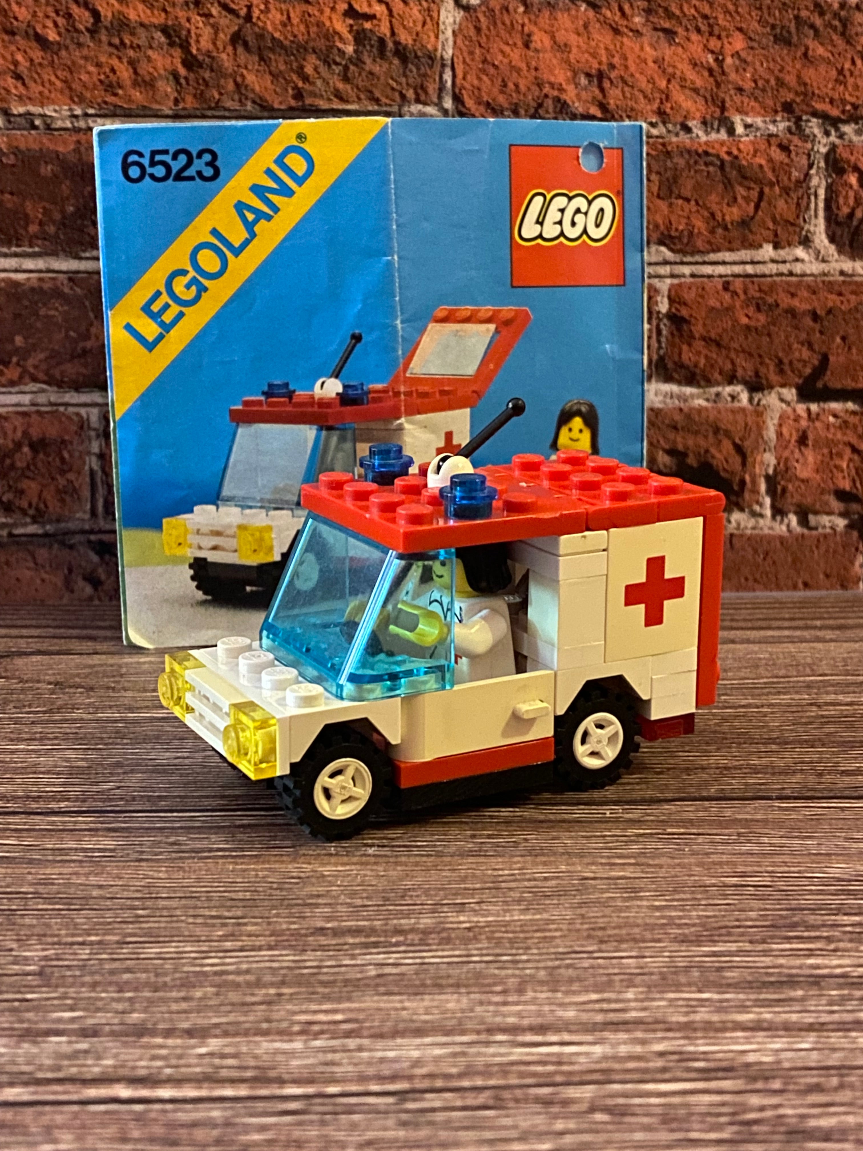 LEGO 6523 Red Cross / Emergency Medical Car (1987)