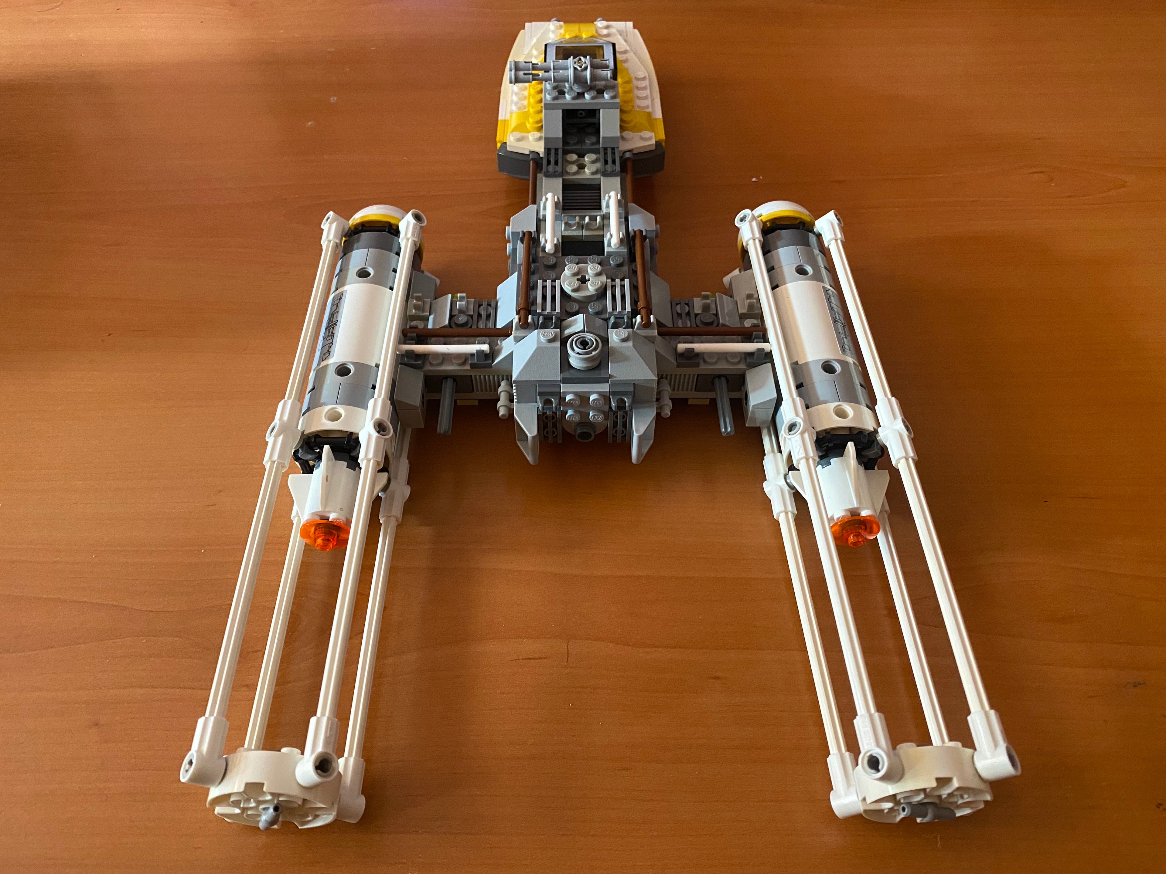 LEGO Star Wars 9495 Gold Leader's Y-wing Starfighter (2012)