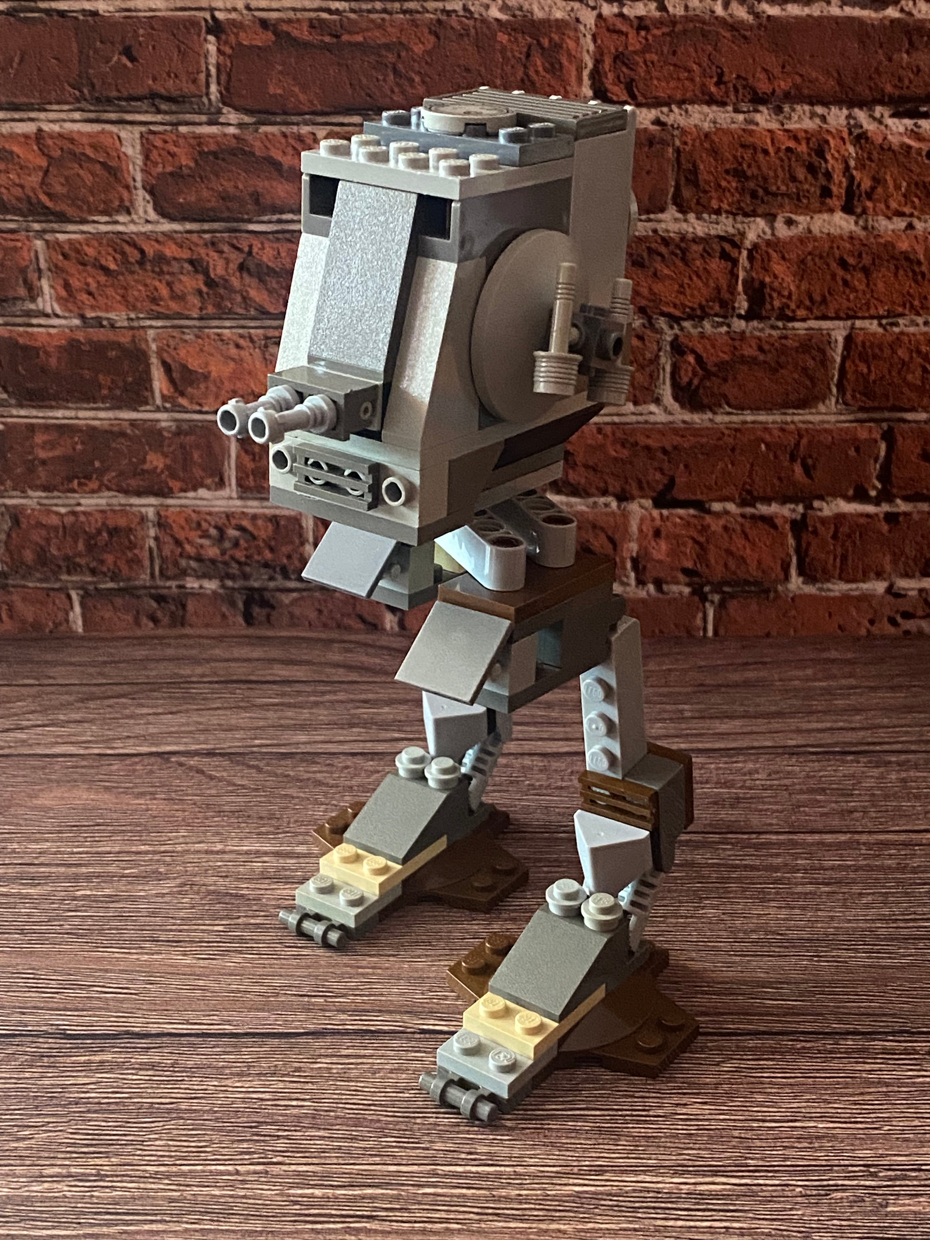 LEGO Star Wars 7127 – Imperial AT-ST (2001)