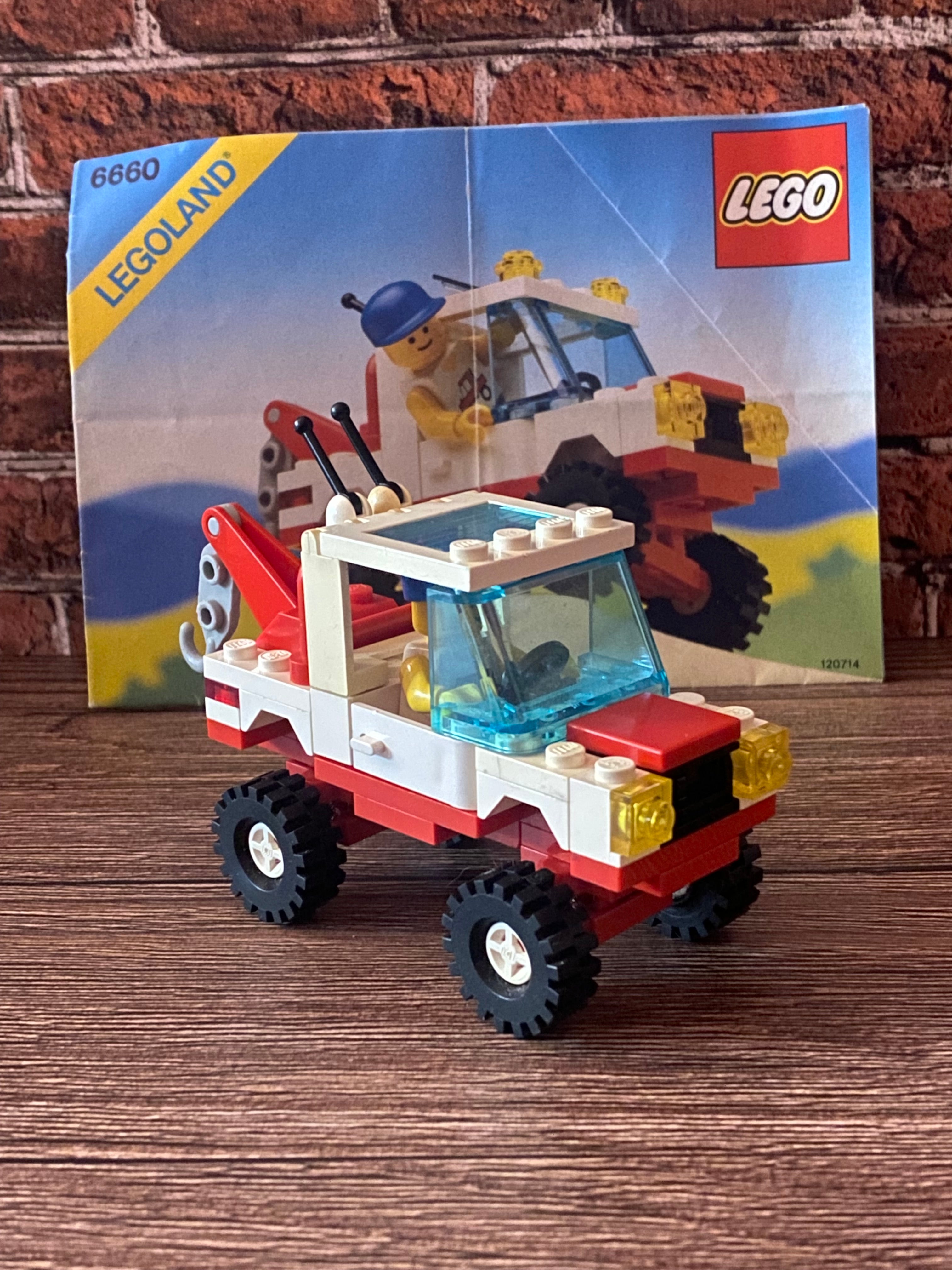 LEGO 6660 Hook and Haul Wrecker (1989)
