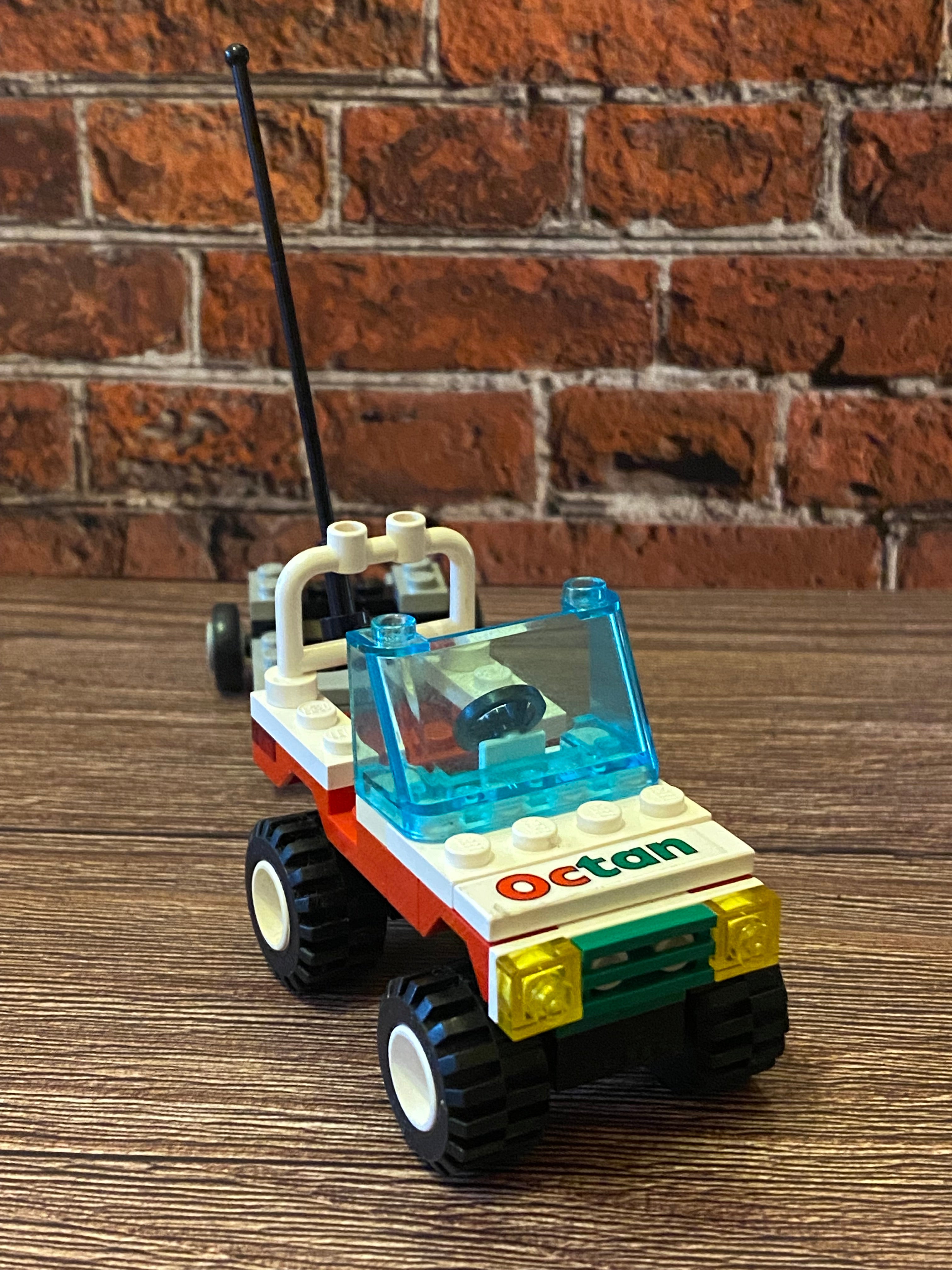 LEGO 6663 Campin' Car (1993)