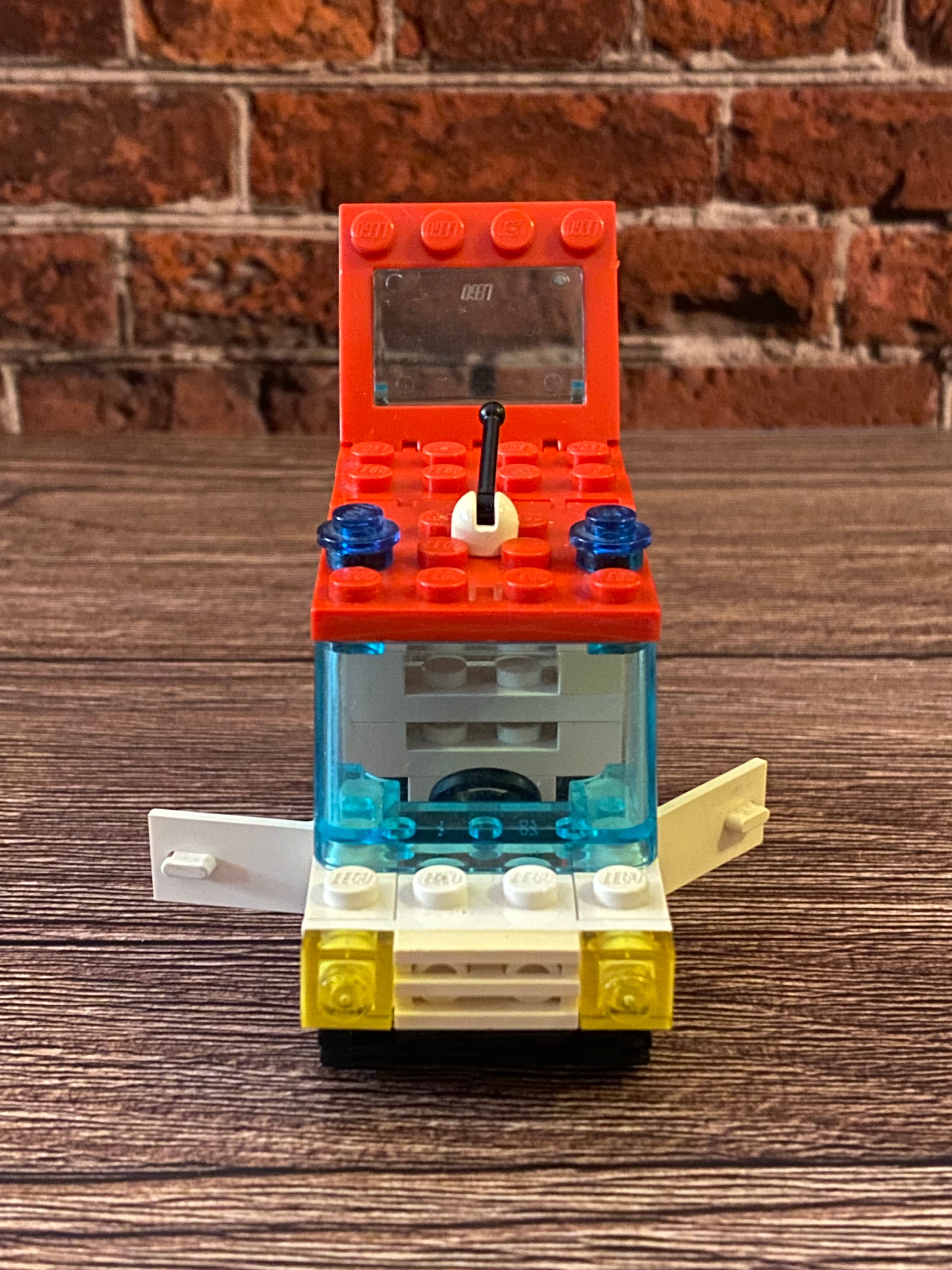 LEGO 6523 Red Cross / Emergency Medical Car (1987)