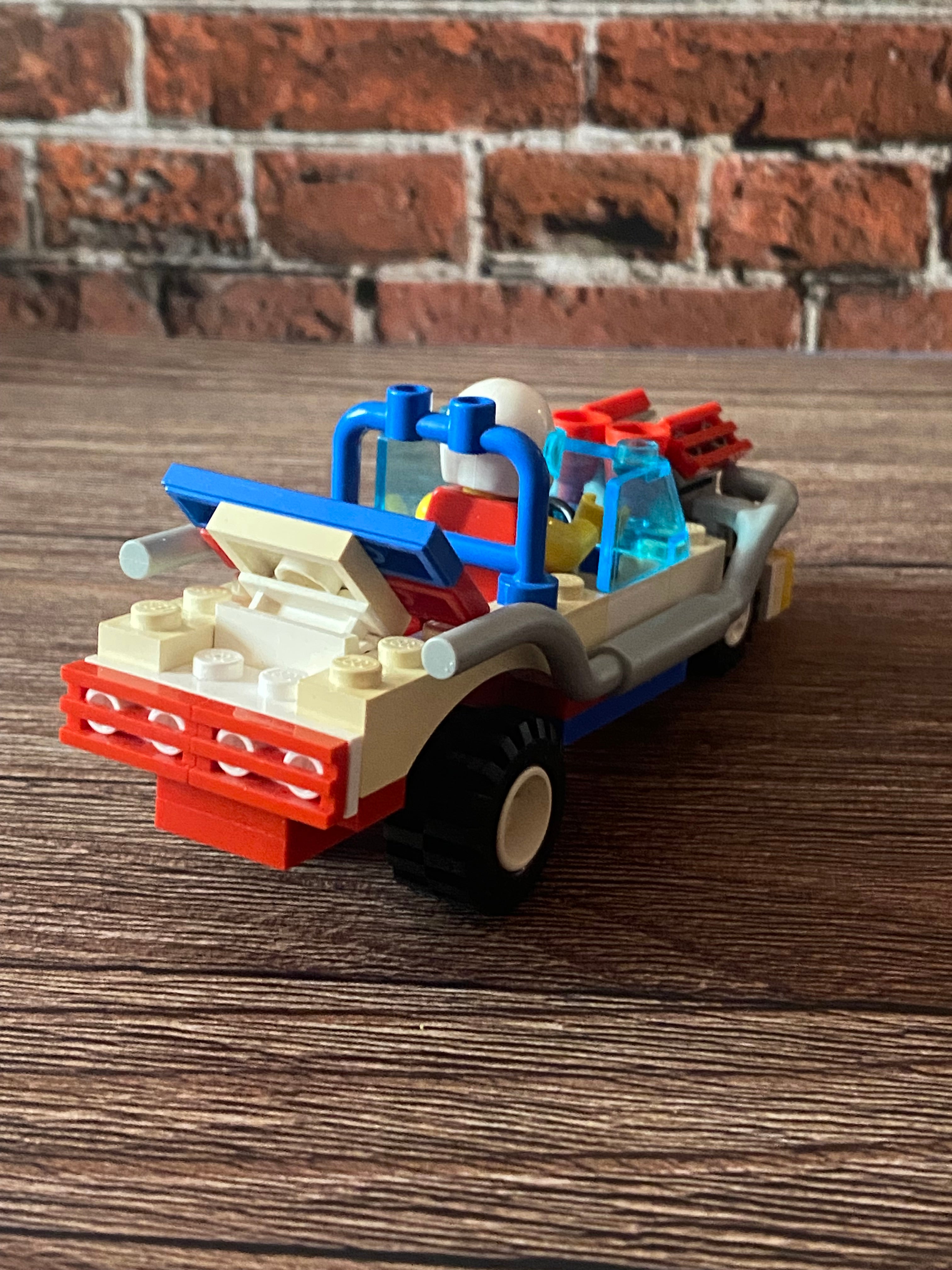 LEGO 6646 Screaming Patriot (1991)