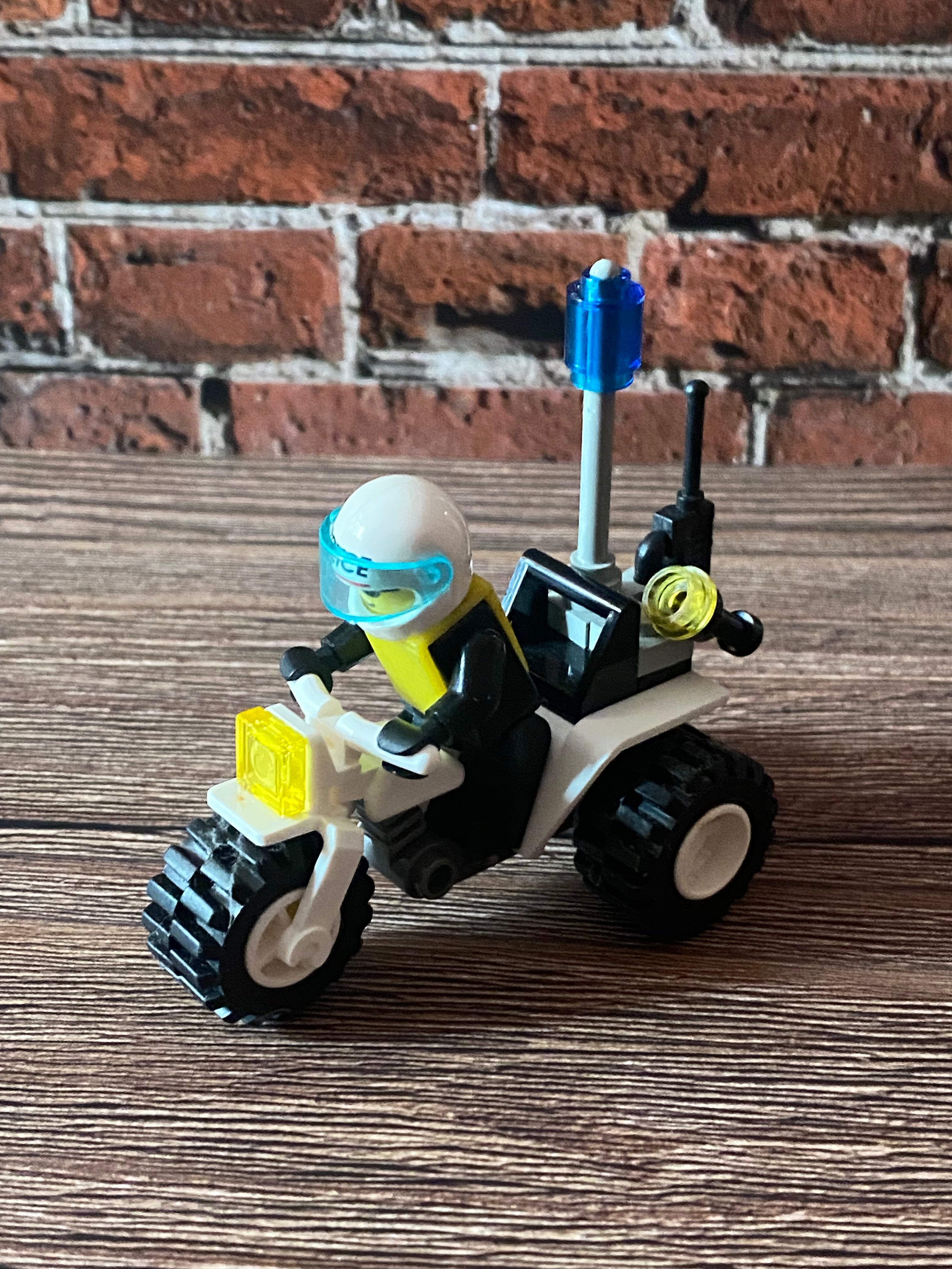 LEGO 6324 Chopper Cops (1996)