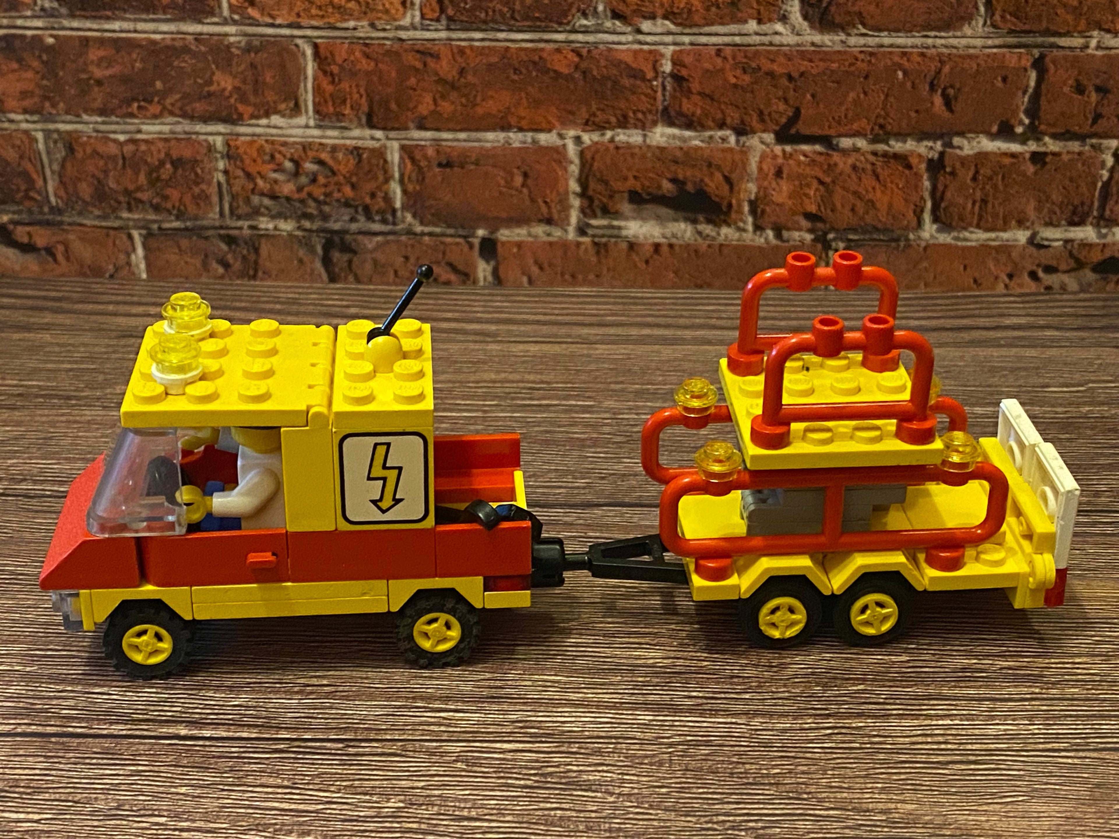 LEGO 6671 Utility Repair Lift (1989)
