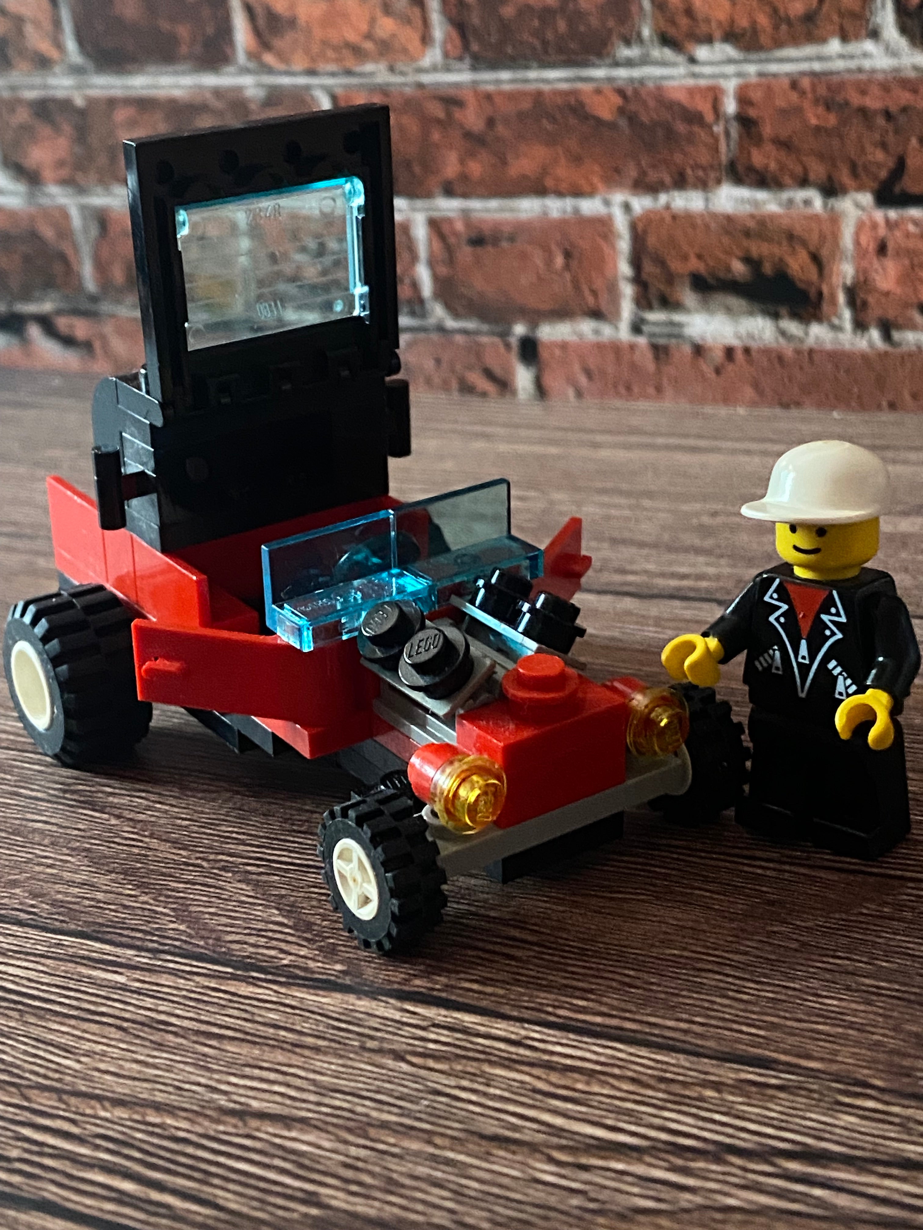 LEGO 6538 Rebel Roadster (1994)