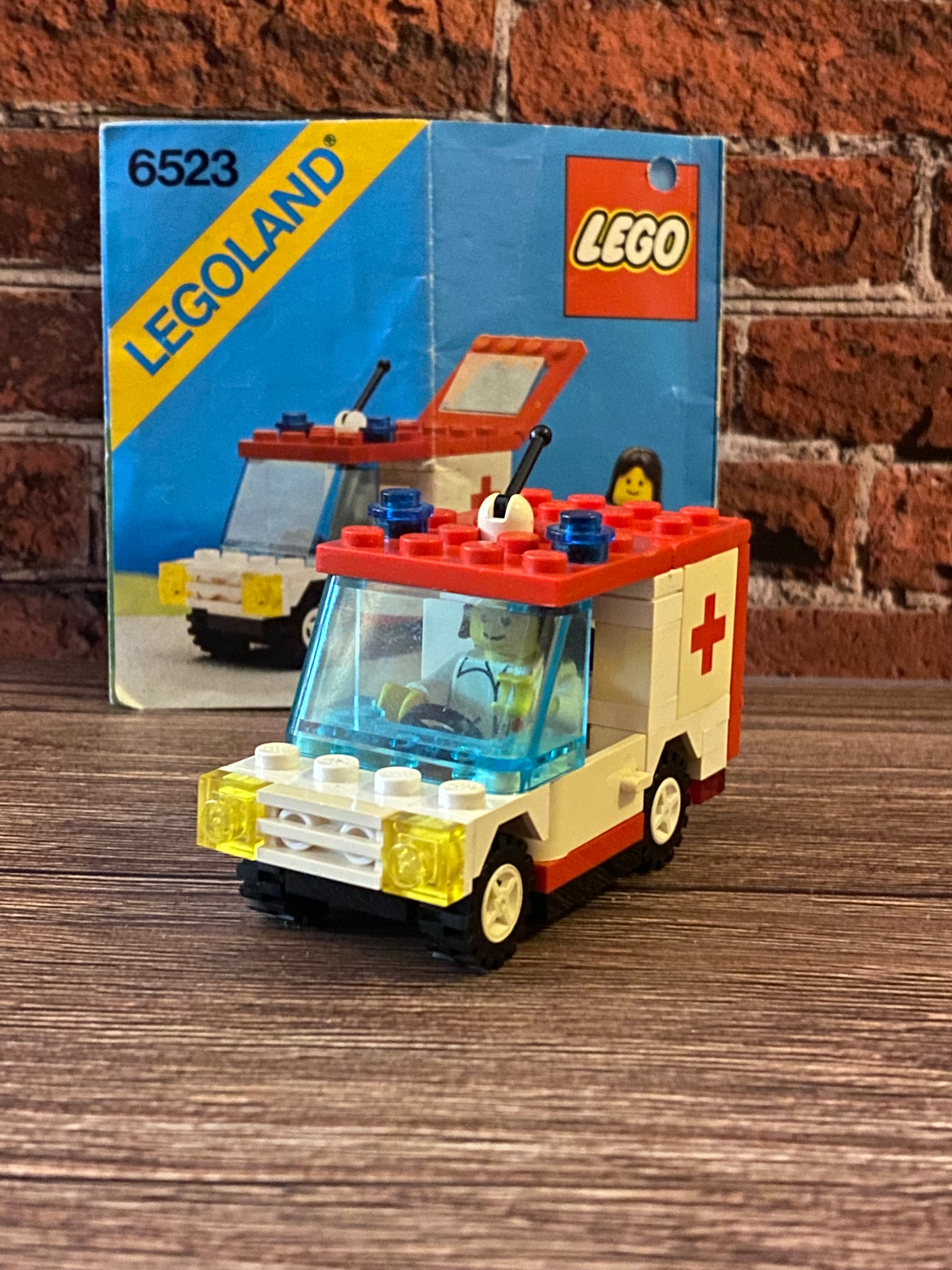 LEGO 6523 Red Cross / Emergency Medical Car (1987)