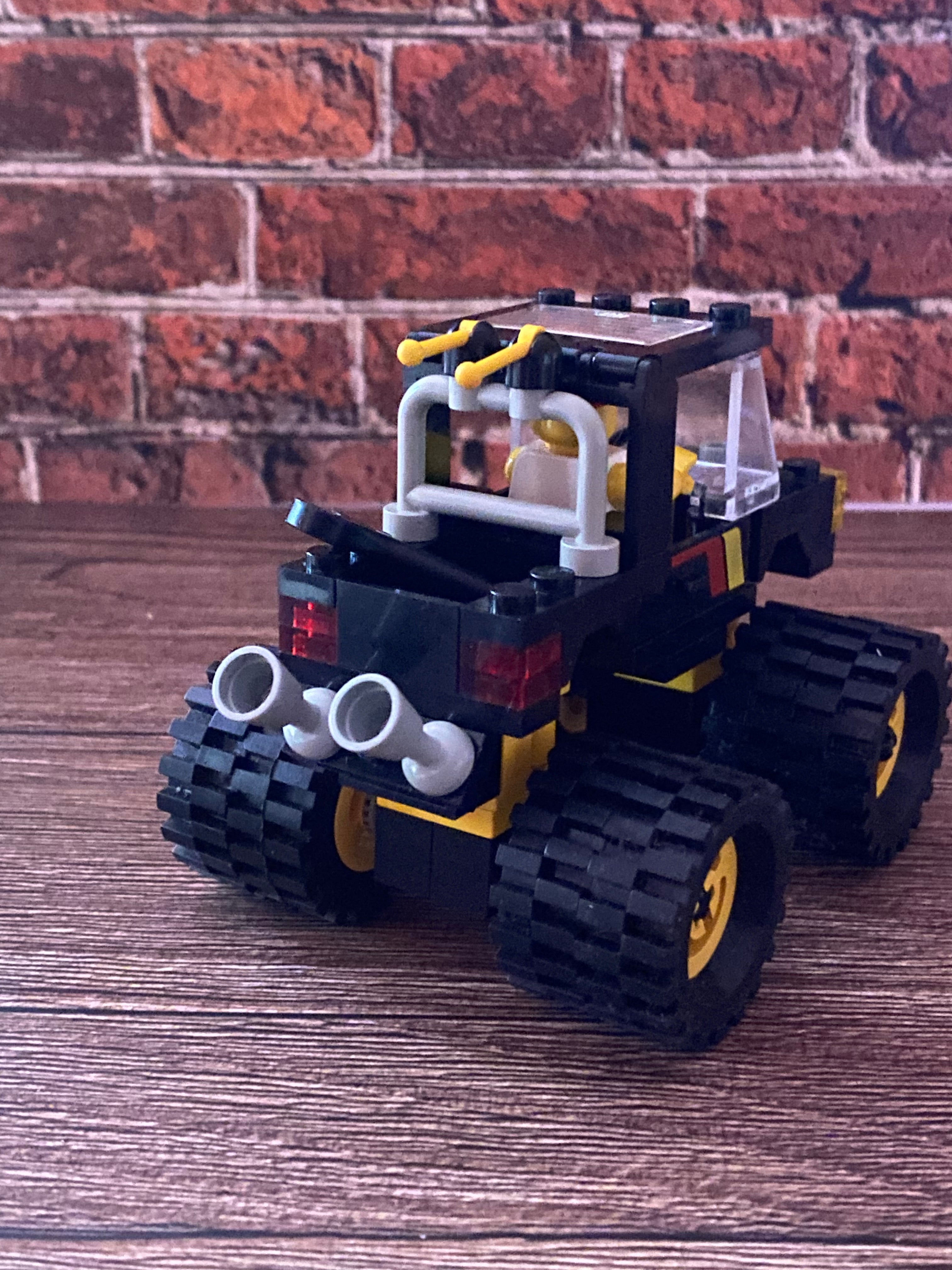 LEGO 6675 Road & Trail 4x4 (1988)